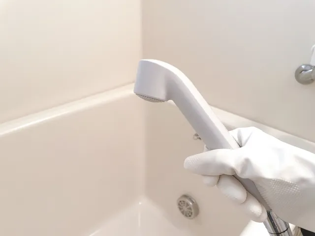 浴室のカビ対策には冷水をかけると効果的